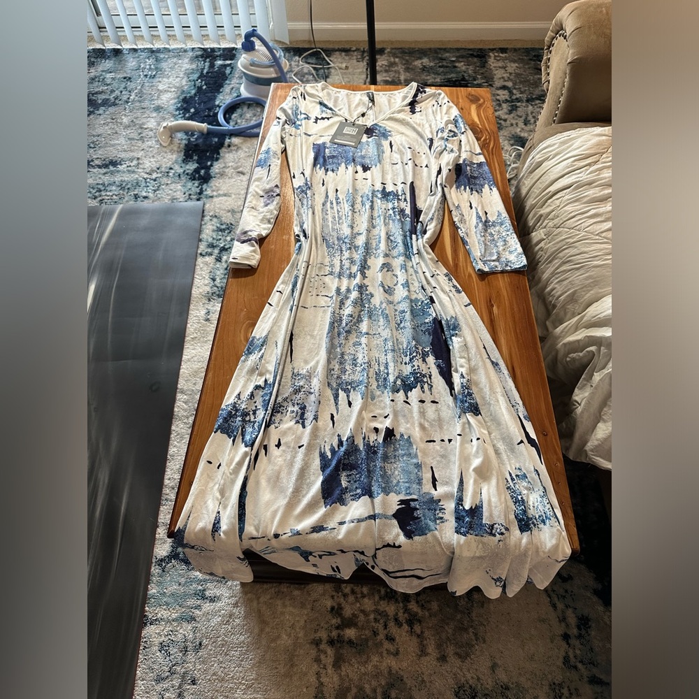 New White and Blue Maxi Size Small